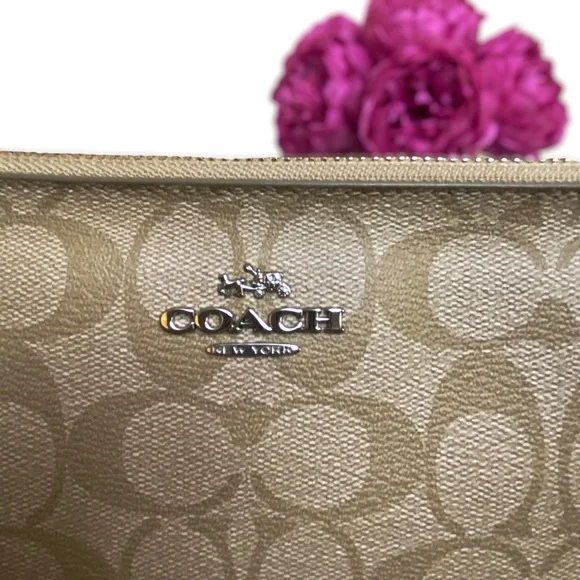 Coach Beige and Pink Crossbody Bag - Picture 2 of 10